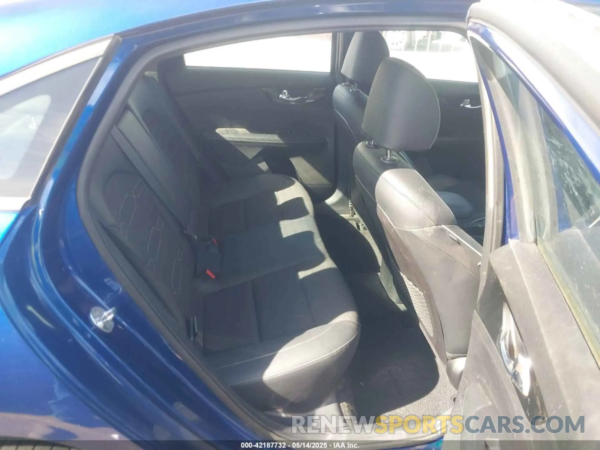 8 Photograph of a damaged car 3KPF34AD8ME309688 KIA FORTE 2021