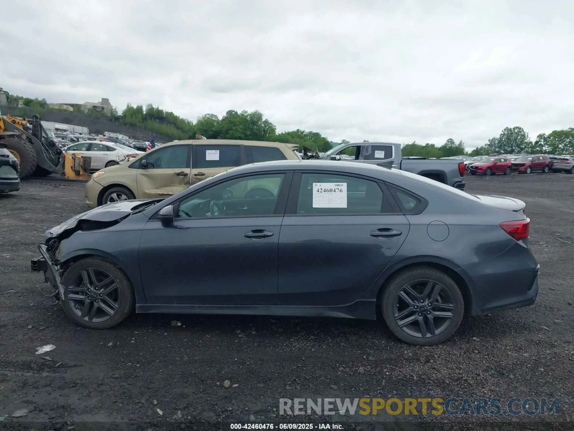 14 Photograph of a damaged car 3KPF34AD9ME312406 KIA FORTE 2021