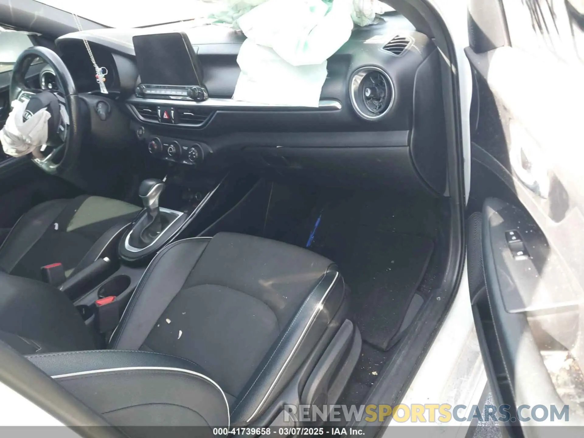 5 Фотография поврежденного автомобиля 3KPF34ADXME388345 KIA FORTE 2021
