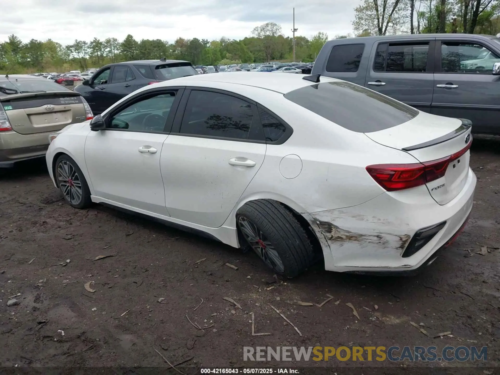 14 Photograph of a damaged car 3KPF44AC7ME416414 KIA FORTE 2021