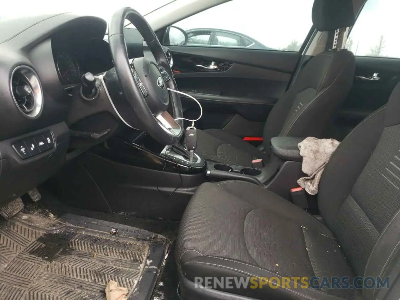 7 Photograph of a damaged car 3KPF54AD3ME370473 KIA FORTE 2021