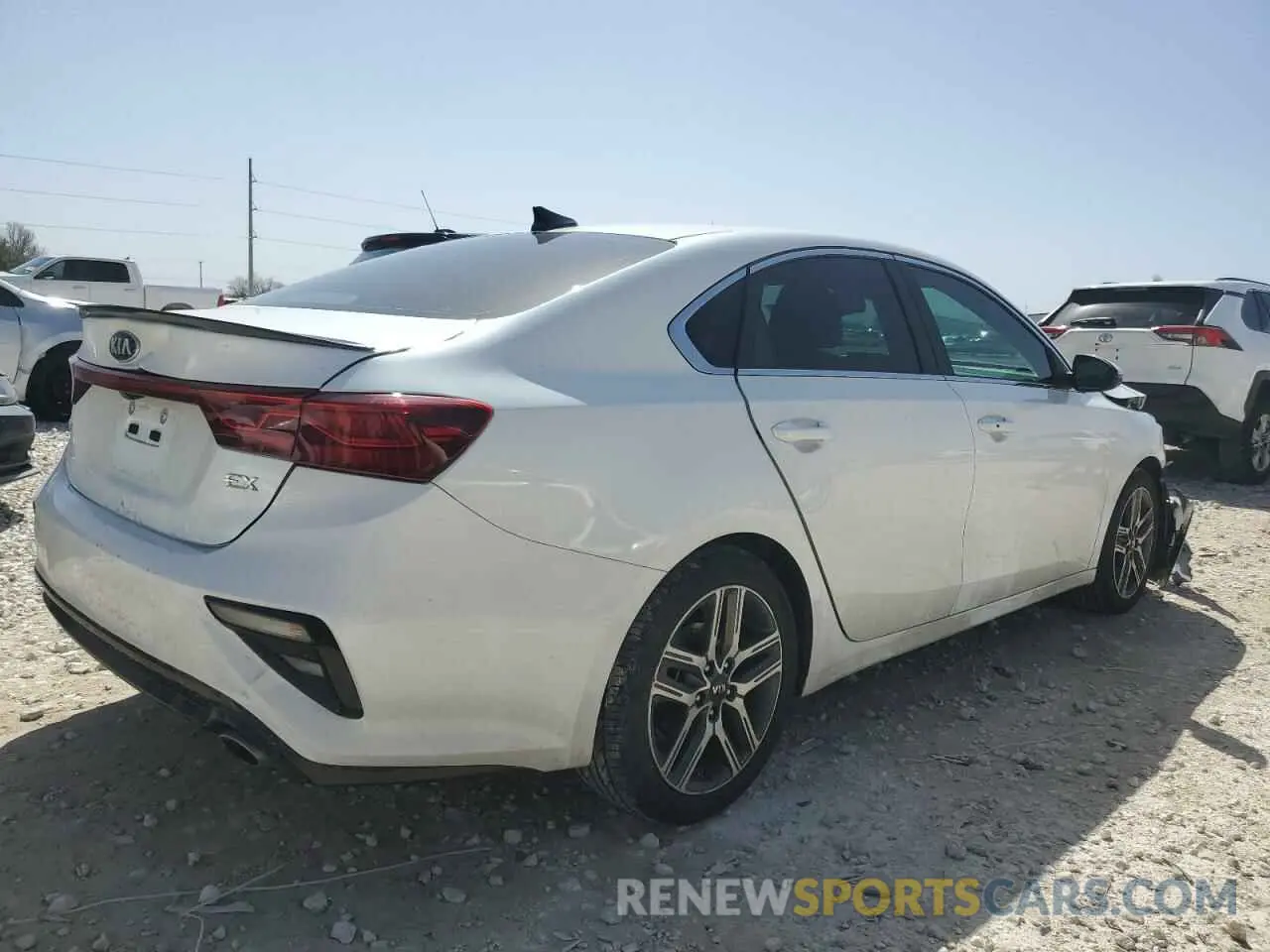 3 Фотография поврежденного автомобиля 3KPF54AD6ME323017 KIA FORTE 2021