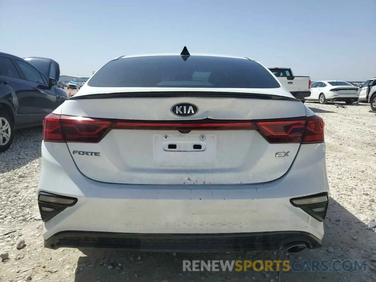 6 Фотография поврежденного автомобиля 3KPF54AD6ME323017 KIA FORTE 2021