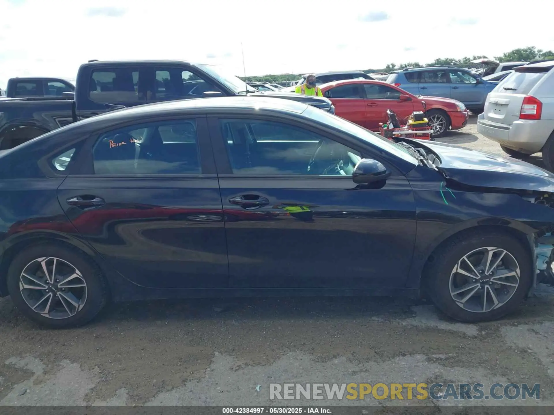 14 Photograph of a damaged car 3KPF24AD0NE440201 KIA FORTE 2022