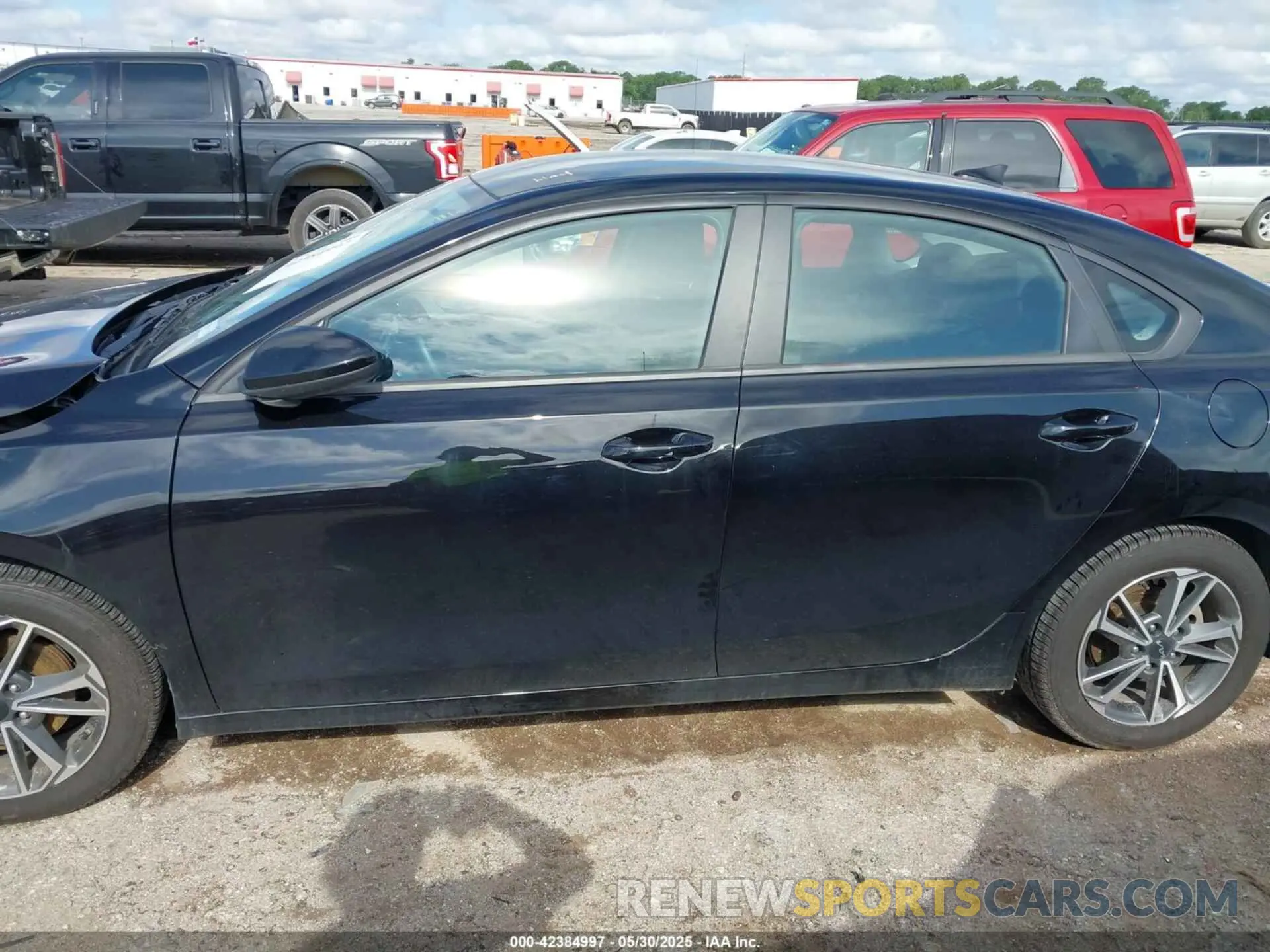 15 Photograph of a damaged car 3KPF24AD0NE440201 KIA FORTE 2022