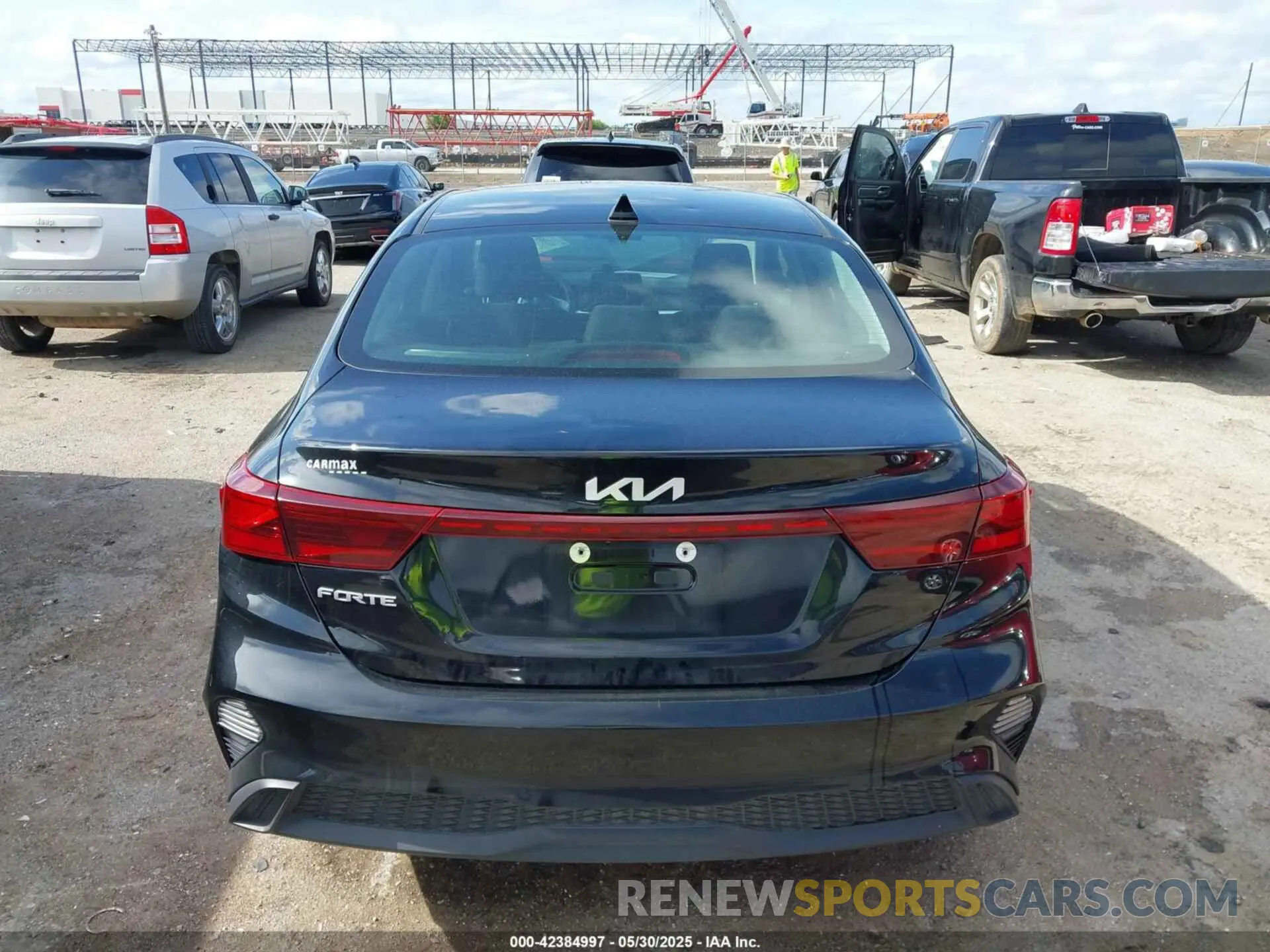 17 Photograph of a damaged car 3KPF24AD0NE440201 KIA FORTE 2022