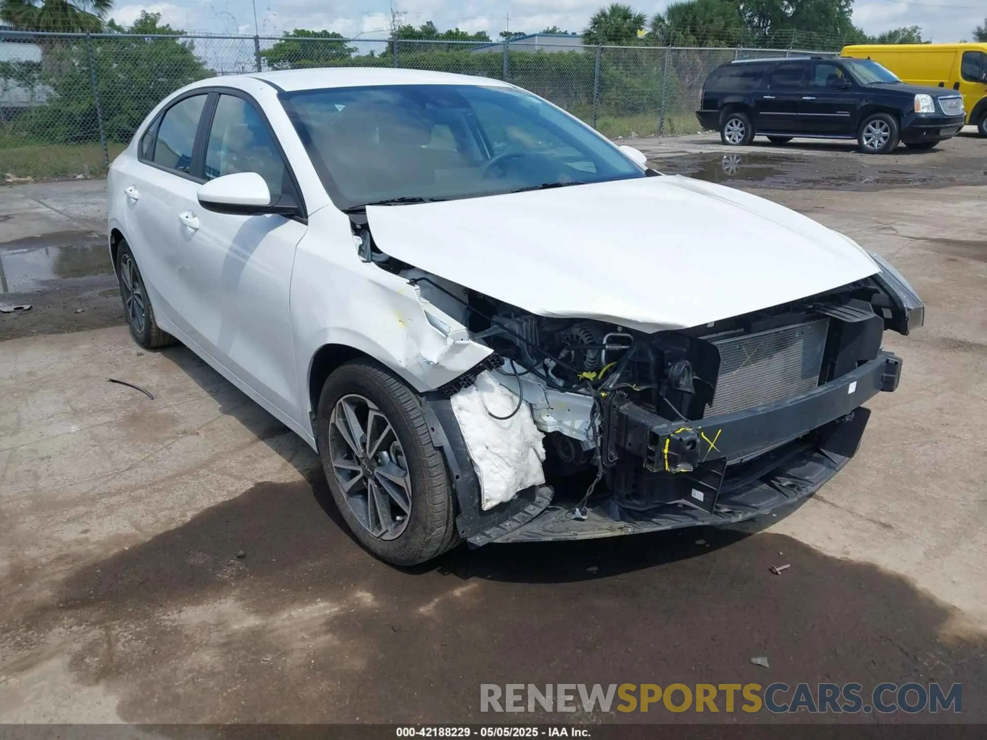 1 Photograph of a damaged car 3KPF24AD0NE456771 KIA FORTE 2022