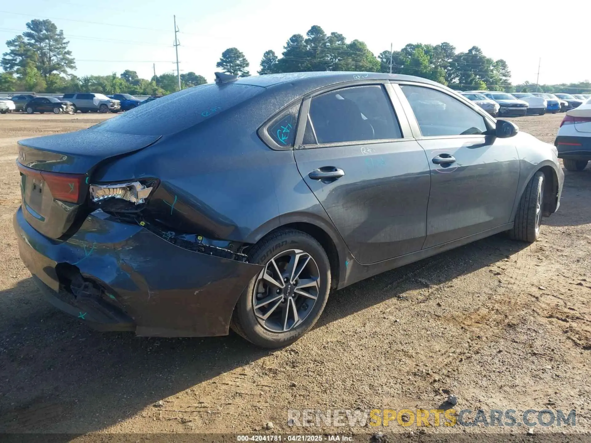 4 Фотография поврежденного автомобиля 3KPF24AD0NE471920 KIA FORTE 2022