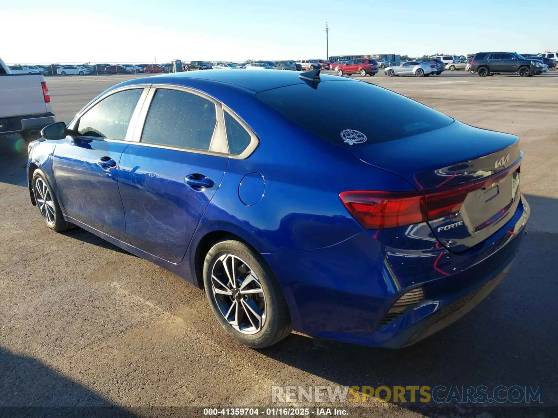 3 Фотография поврежденного автомобиля 3KPF24AD0NE472873 KIA FORTE 2022