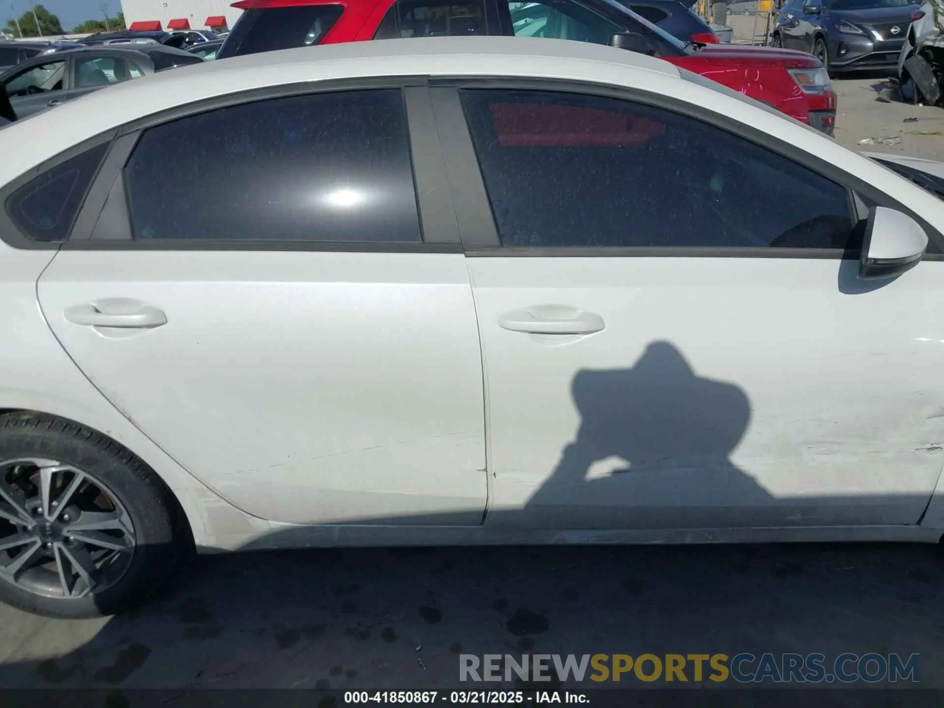 13 Photograph of a damaged car 3KPF24AD0NE474123 KIA FORTE 2022