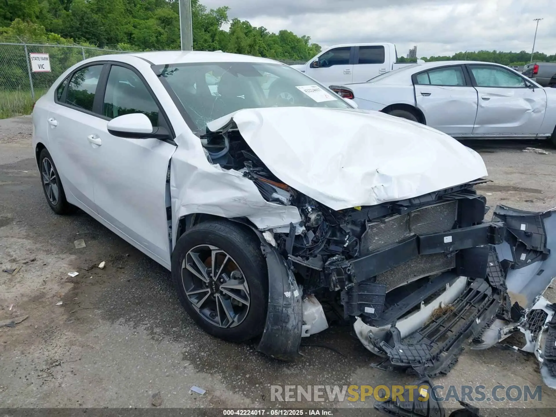 1 Photograph of a damaged car 3KPF24AD1NE418045 KIA FORTE 2022