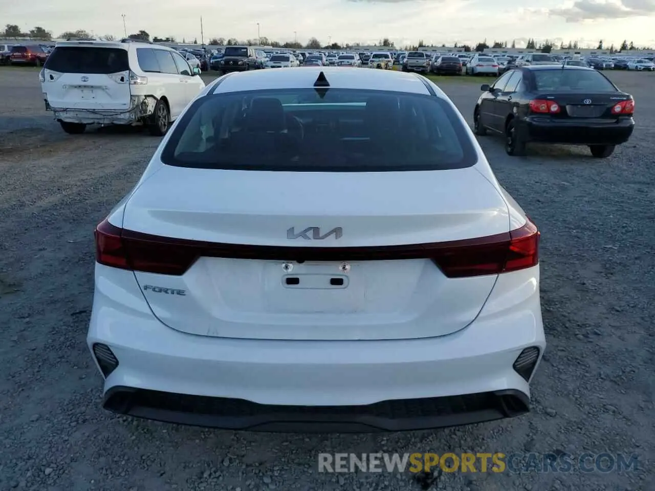 6 Фотография поврежденного автомобиля 3KPF24AD1NE452874 KIA FORTE 2022