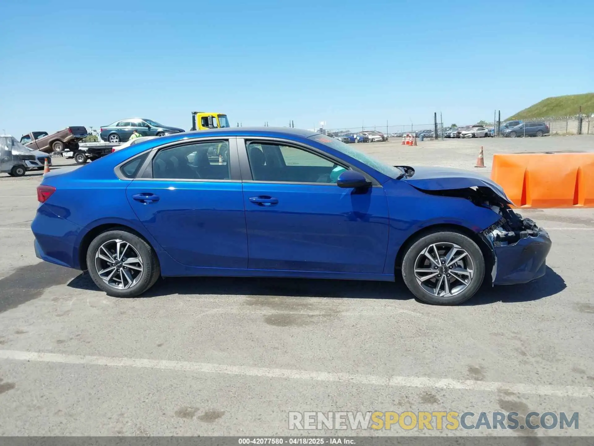 13 Photograph of a damaged car 3KPF24AD1NE454494 KIA FORTE 2022