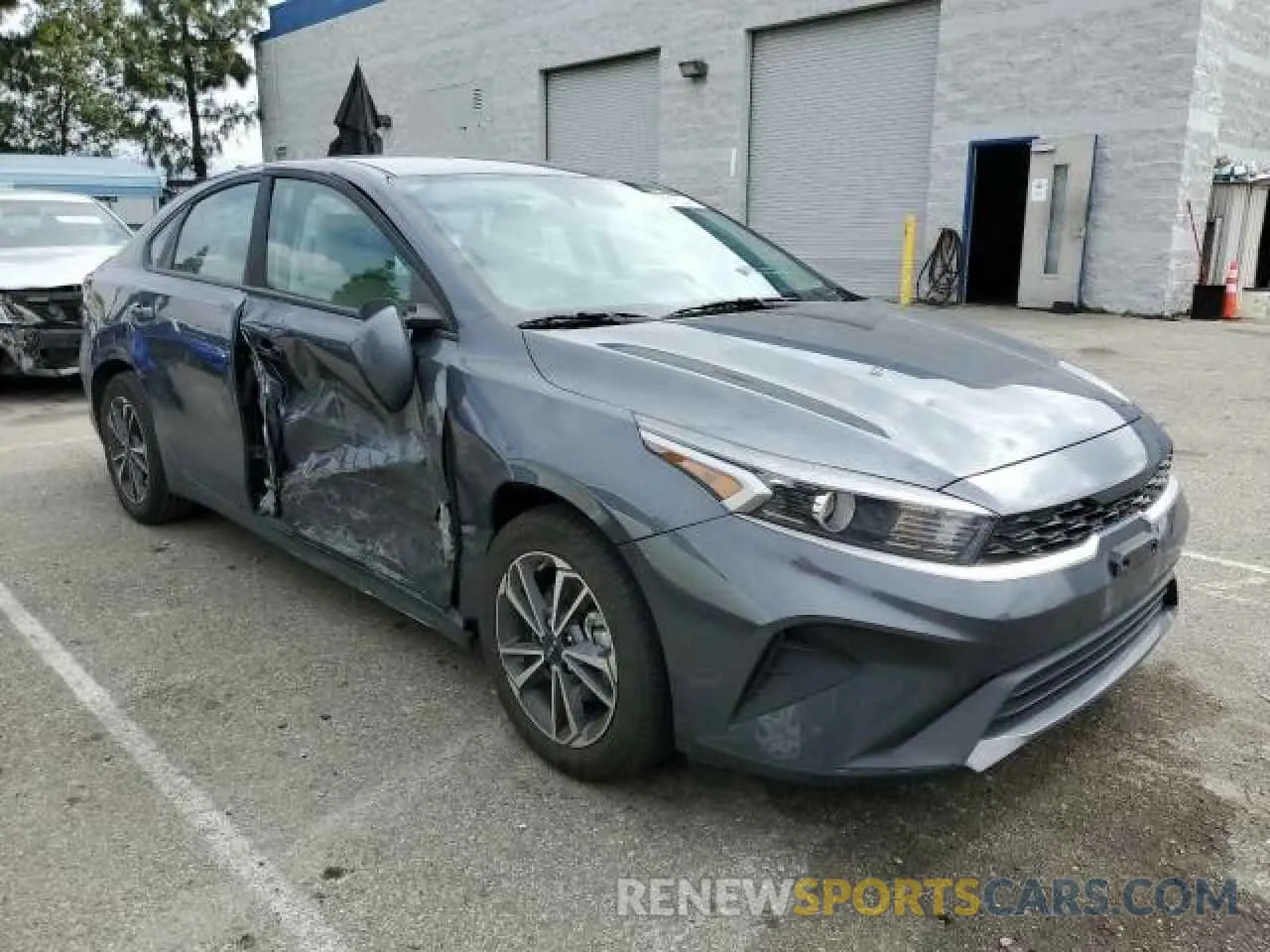 4 Photograph of a damaged car 3KPF24AD1NE488113 KIA FORTE 2022