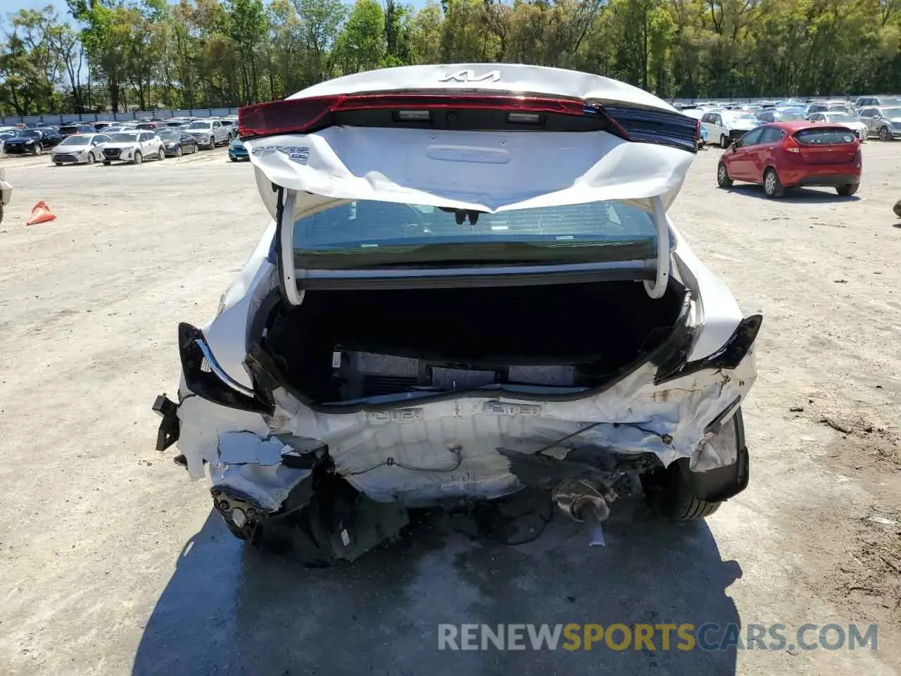 6 Photograph of a damaged car 3KPF24AD1NE497703 KIA FORTE 2022