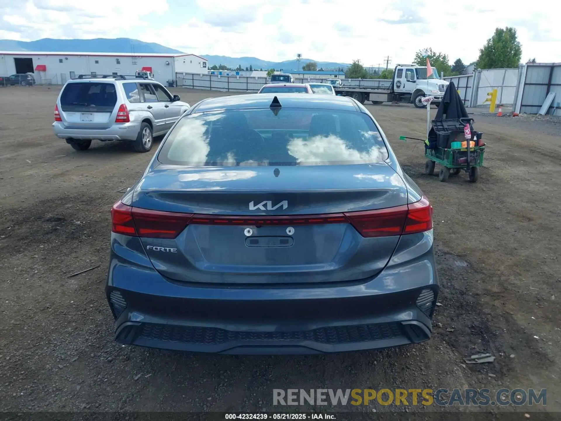 17 Photograph of a damaged car 3KPF24AD2NE455301 KIA FORTE 2022