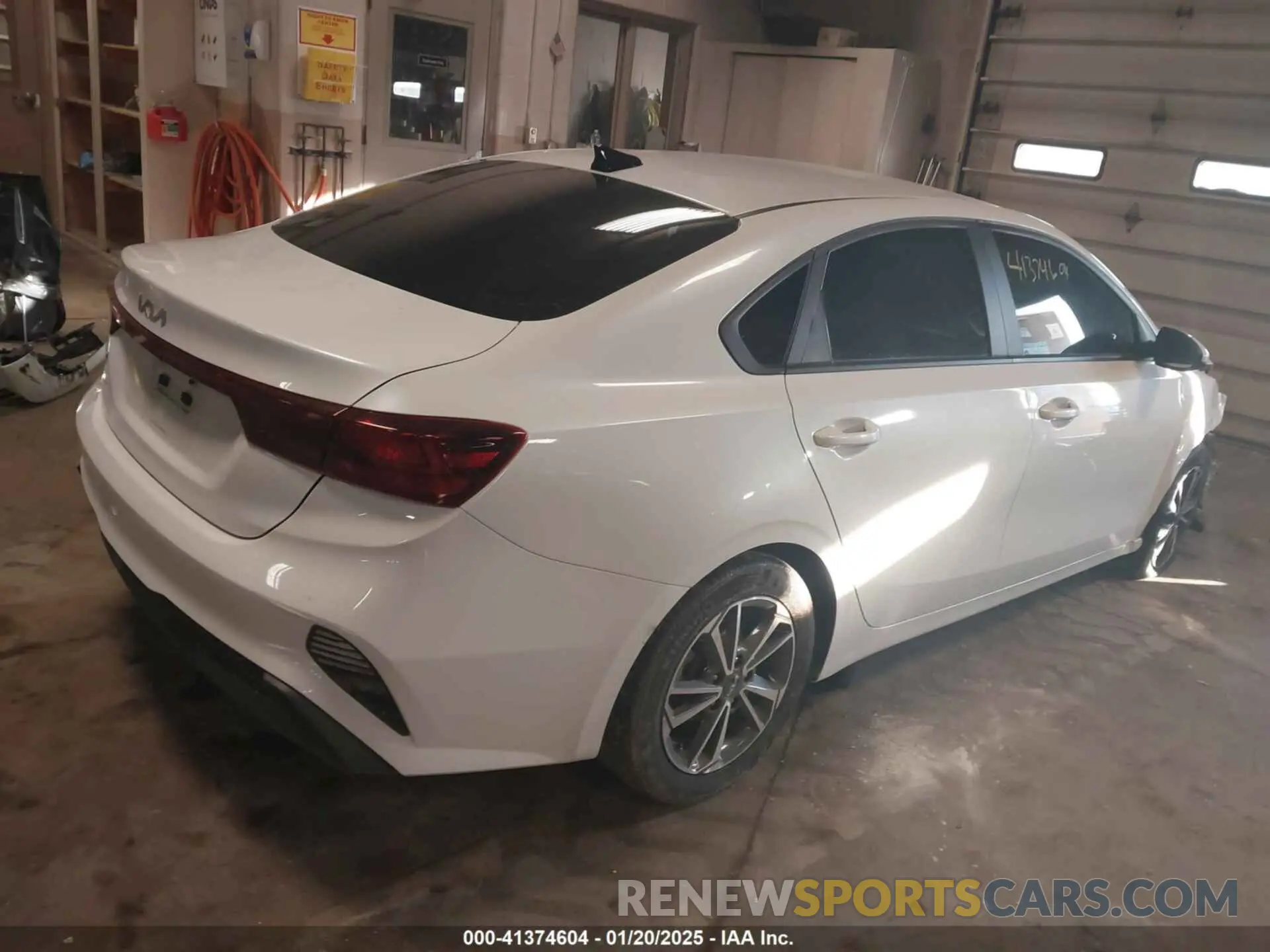 4 Фотография поврежденного автомобиля 3KPF24AD2NE460238 KIA FORTE 2022