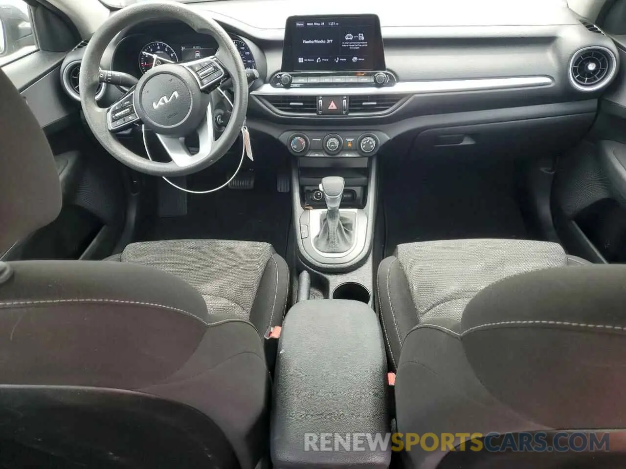 8 Фотография поврежденного автомобиля 3KPF24AD2NE477976 KIA FORTE 2022