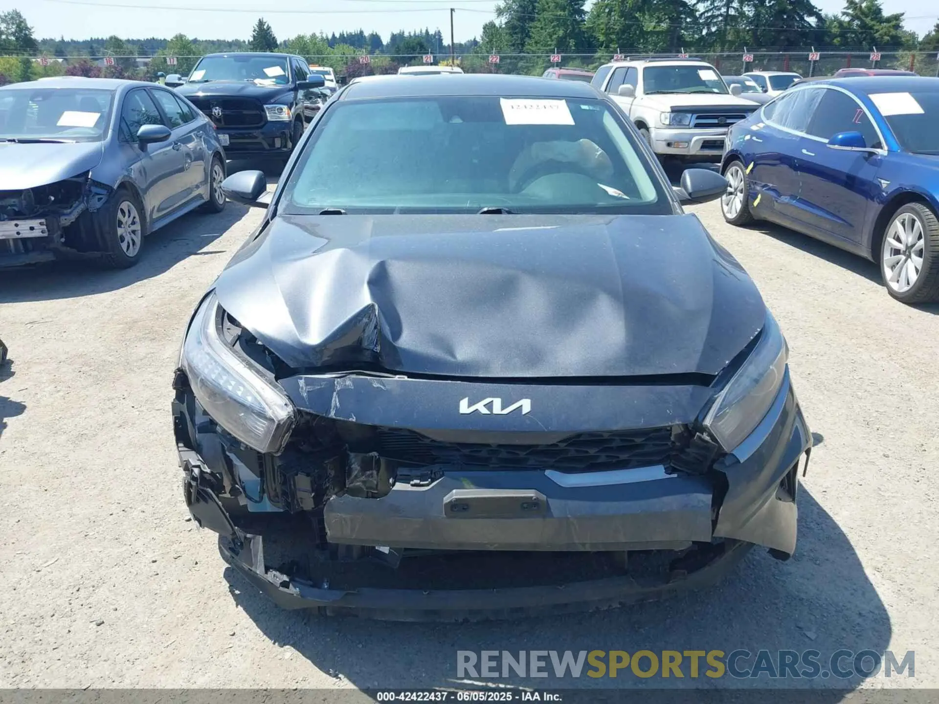 12 Photograph of a damaged car 3KPF24AD2NE502195 KIA FORTE 2022