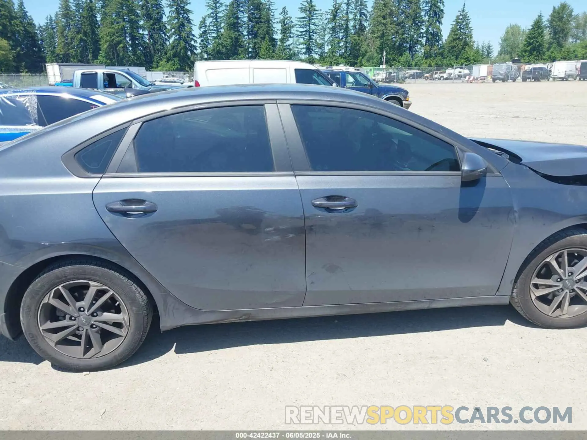 13 Photograph of a damaged car 3KPF24AD2NE502195 KIA FORTE 2022