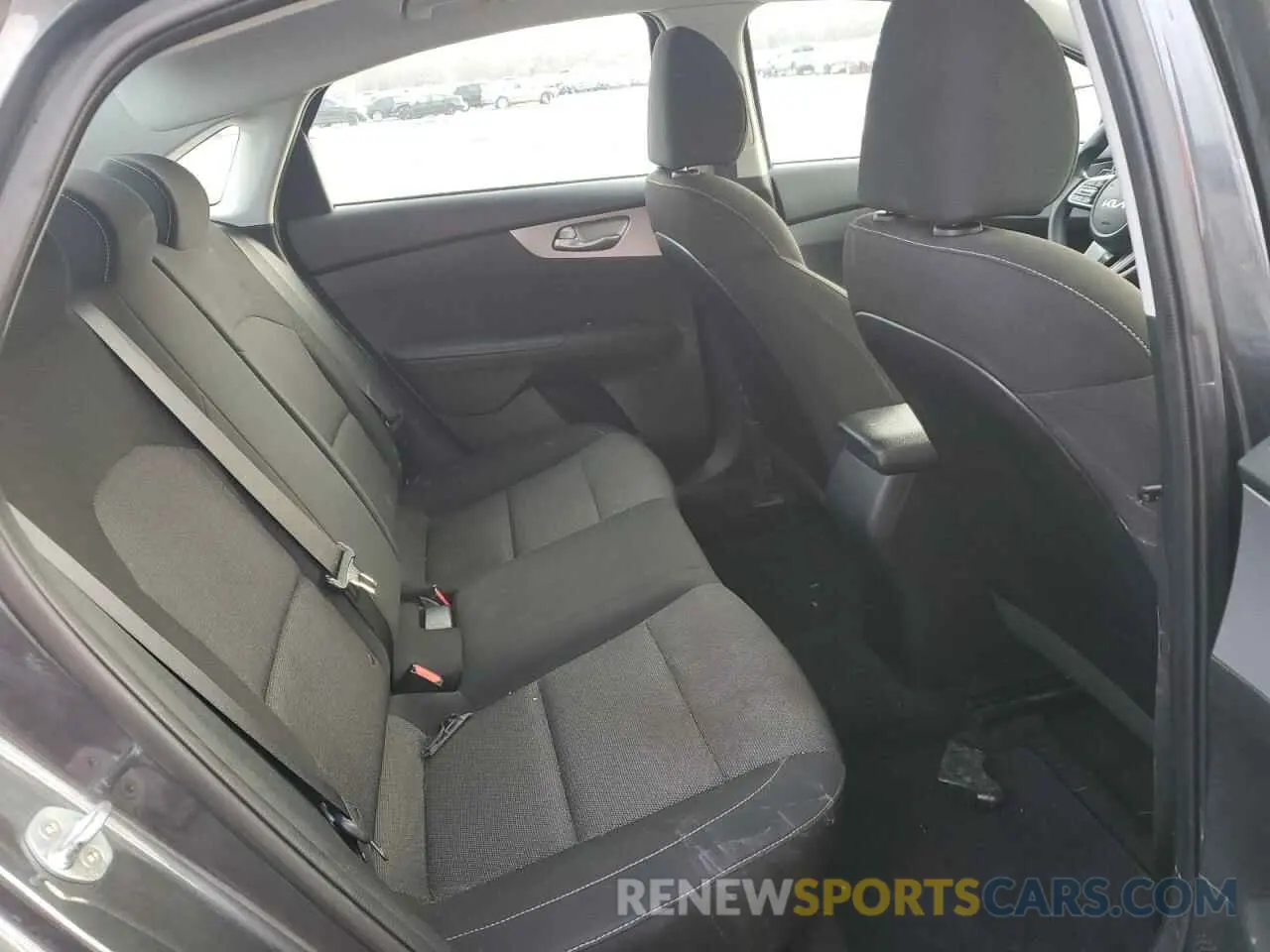 10 Фотография поврежденного автомобиля 3KPF24AD3NE423876 KIA FORTE 2022