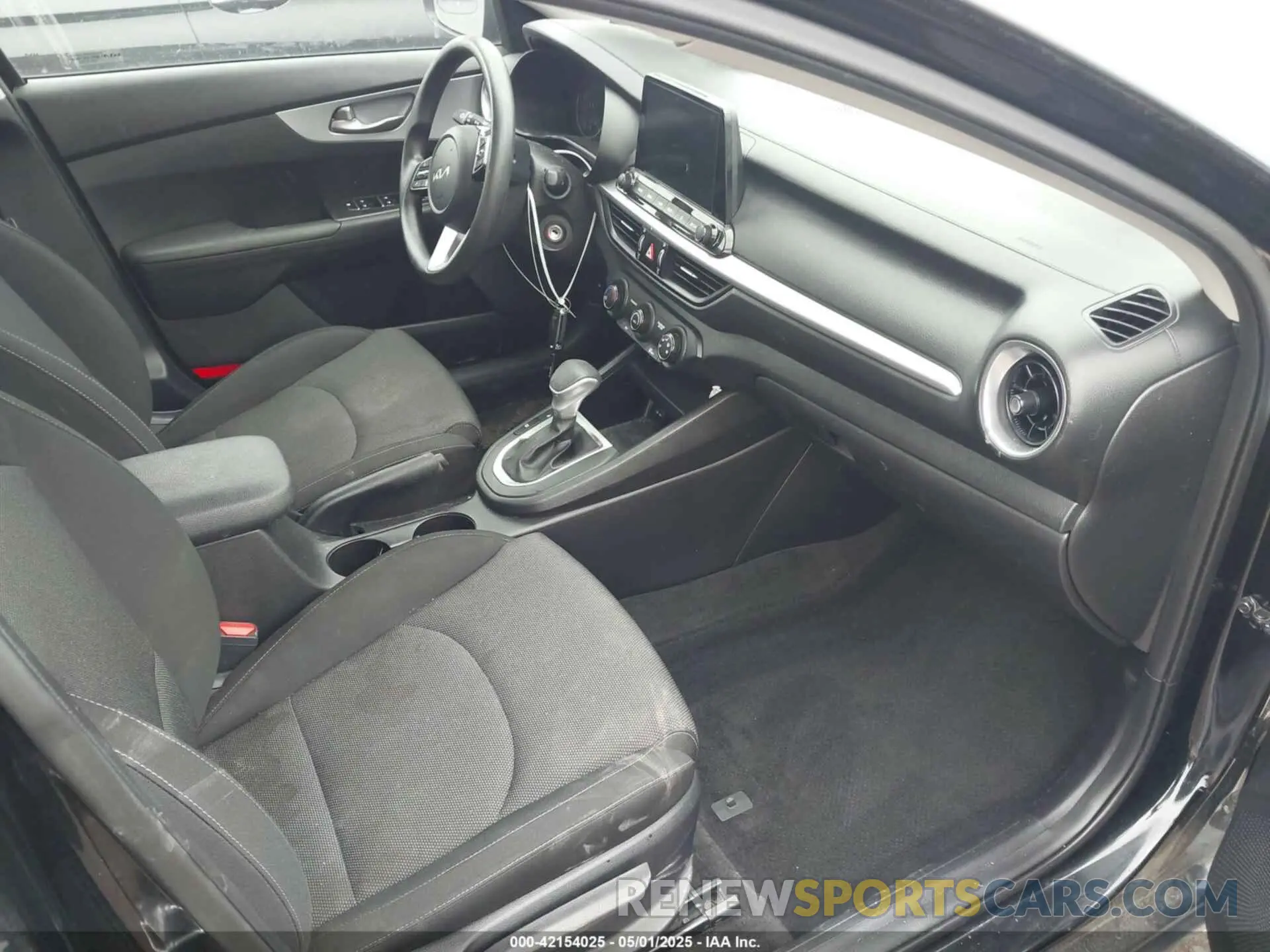 5 Фотография поврежденного автомобиля 3KPF24AD3NE424770 KIA FORTE 2022