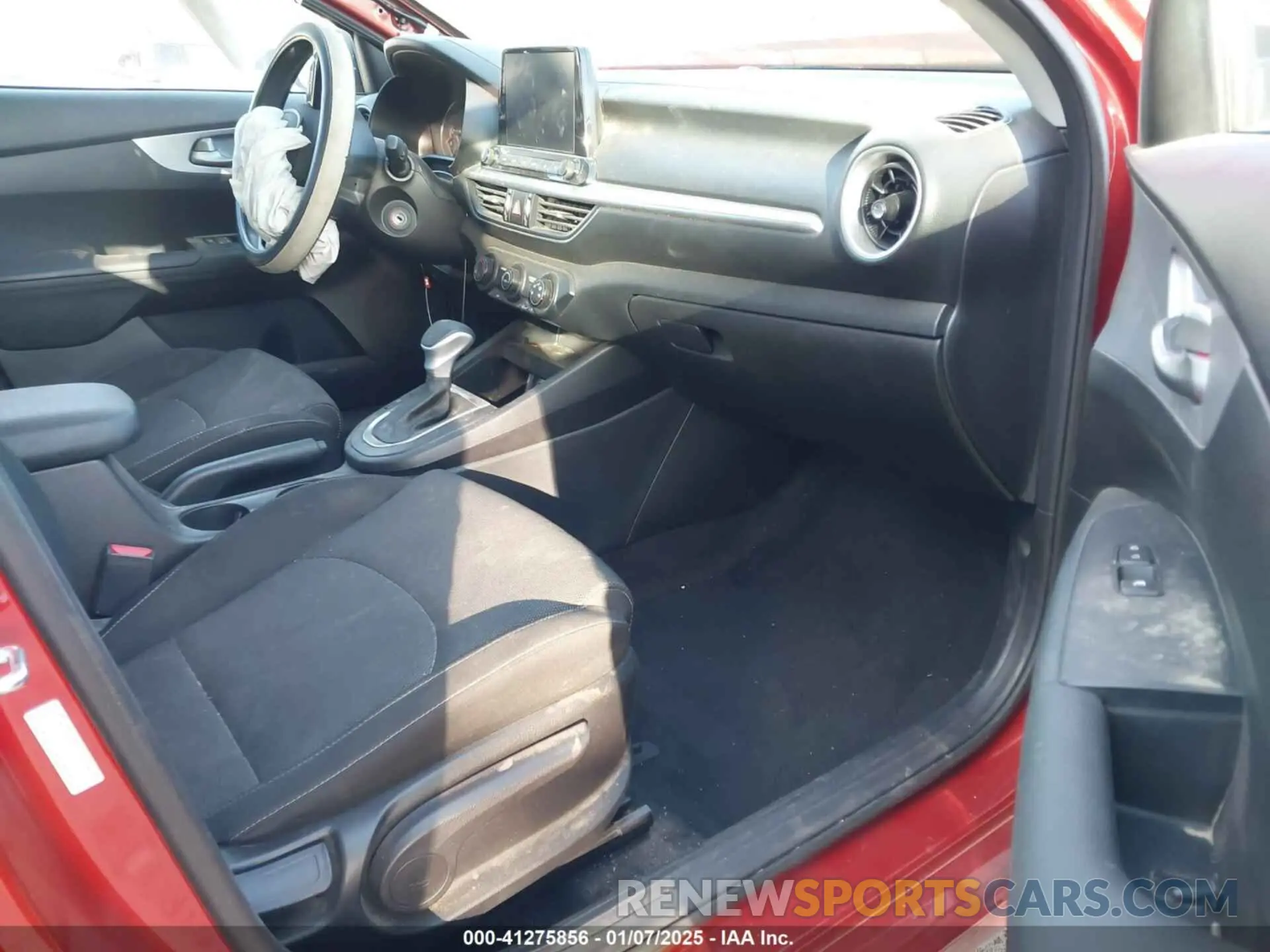5 Фотография поврежденного автомобиля 3KPF24AD3NE463343 KIA FORTE 2022