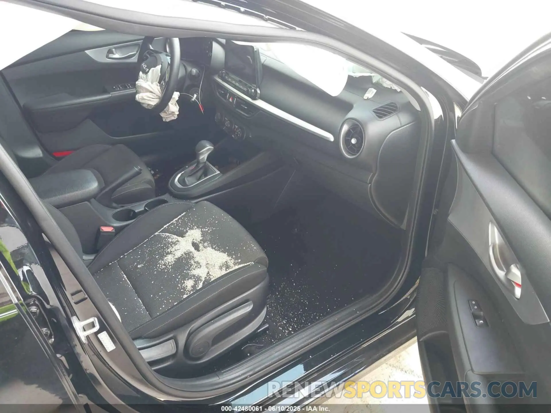 5 Фотография поврежденного автомобиля 3KPF24AD3NE493393 KIA FORTE 2022