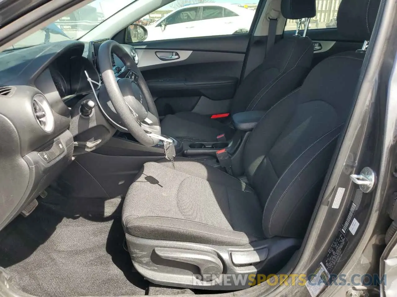 7 Photograph of a damaged car 3KPF24AD3NE503601 KIA FORTE 2022