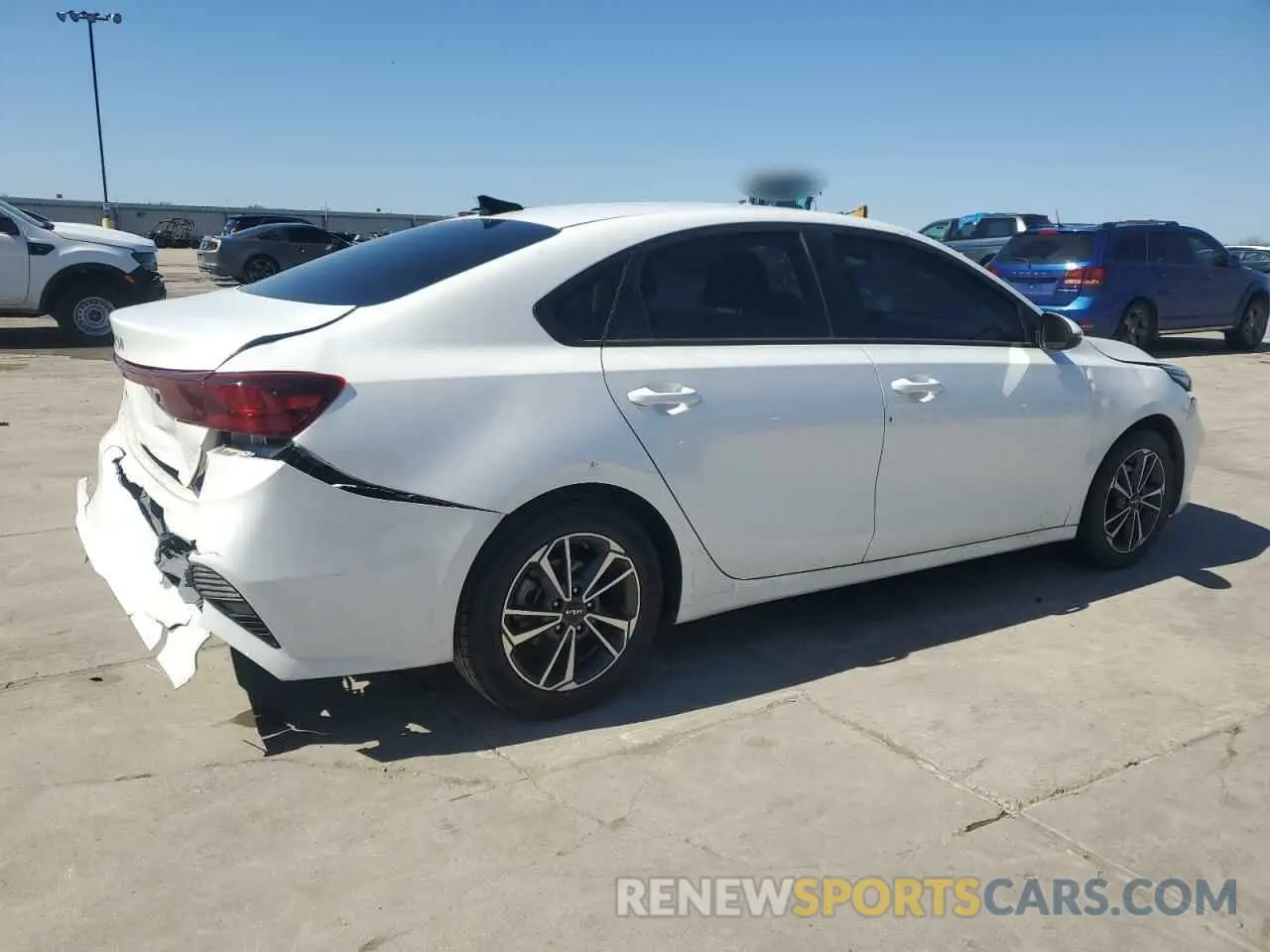 3 Фотография поврежденного автомобиля 3KPF24AD4NE424812 KIA FORTE 2022
