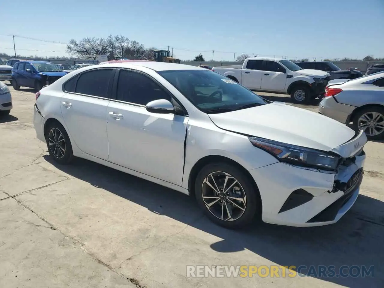 4 Фотография поврежденного автомобиля 3KPF24AD4NE424812 KIA FORTE 2022