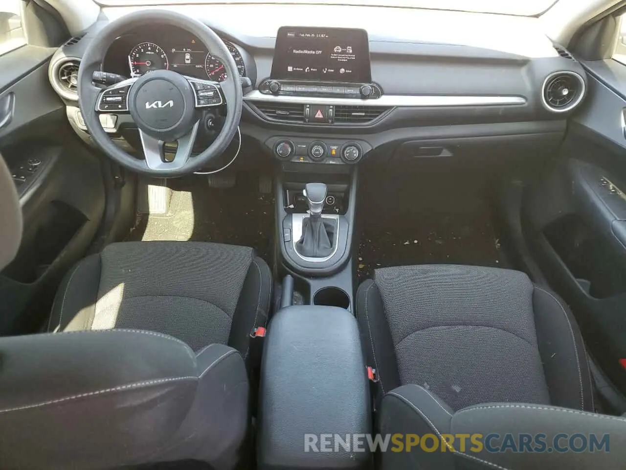 8 Фотография поврежденного автомобиля 3KPF24AD4NE424812 KIA FORTE 2022