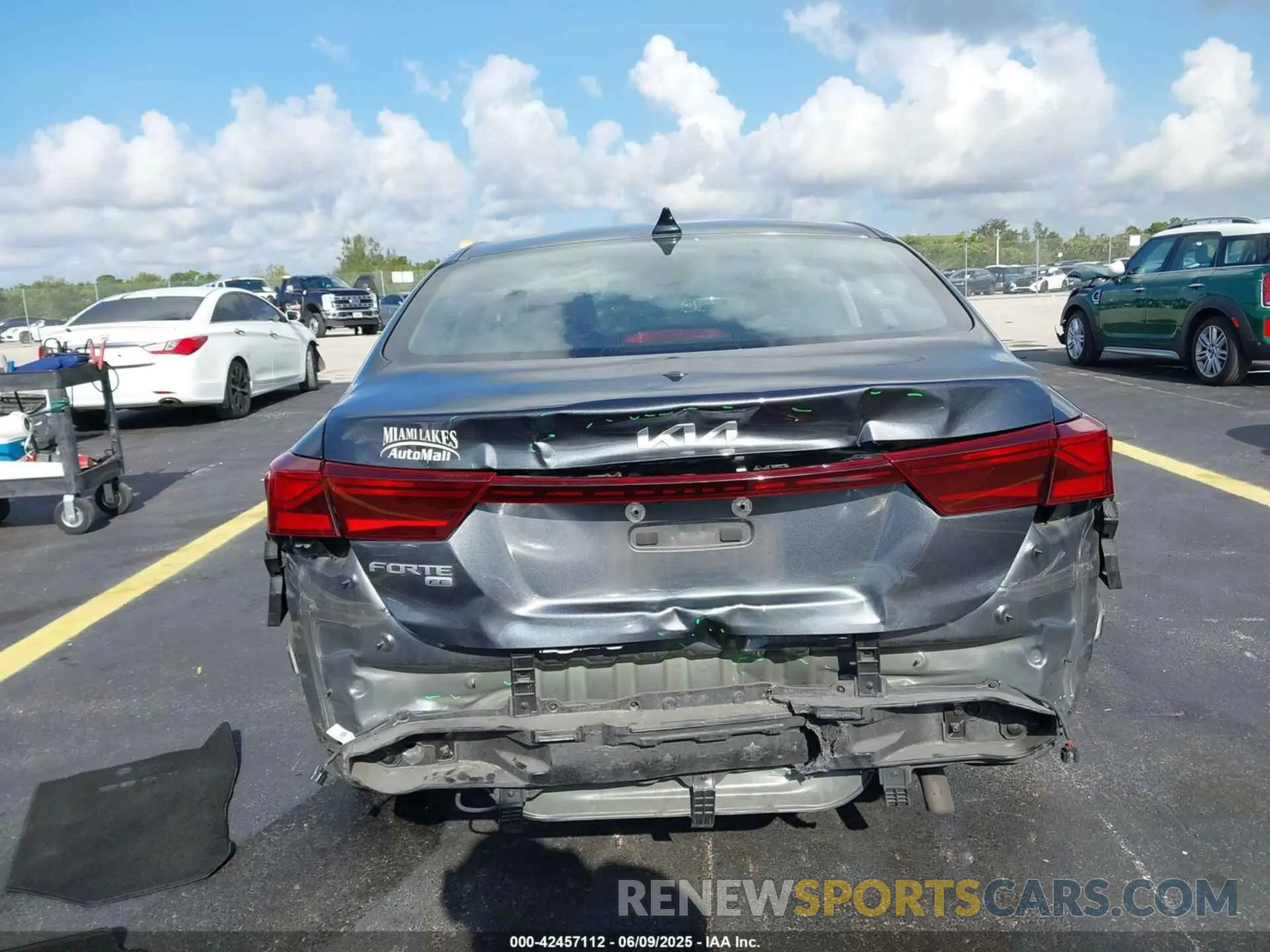 16 Photograph of a damaged car 3KPF24AD4NE451962 KIA FORTE 2022