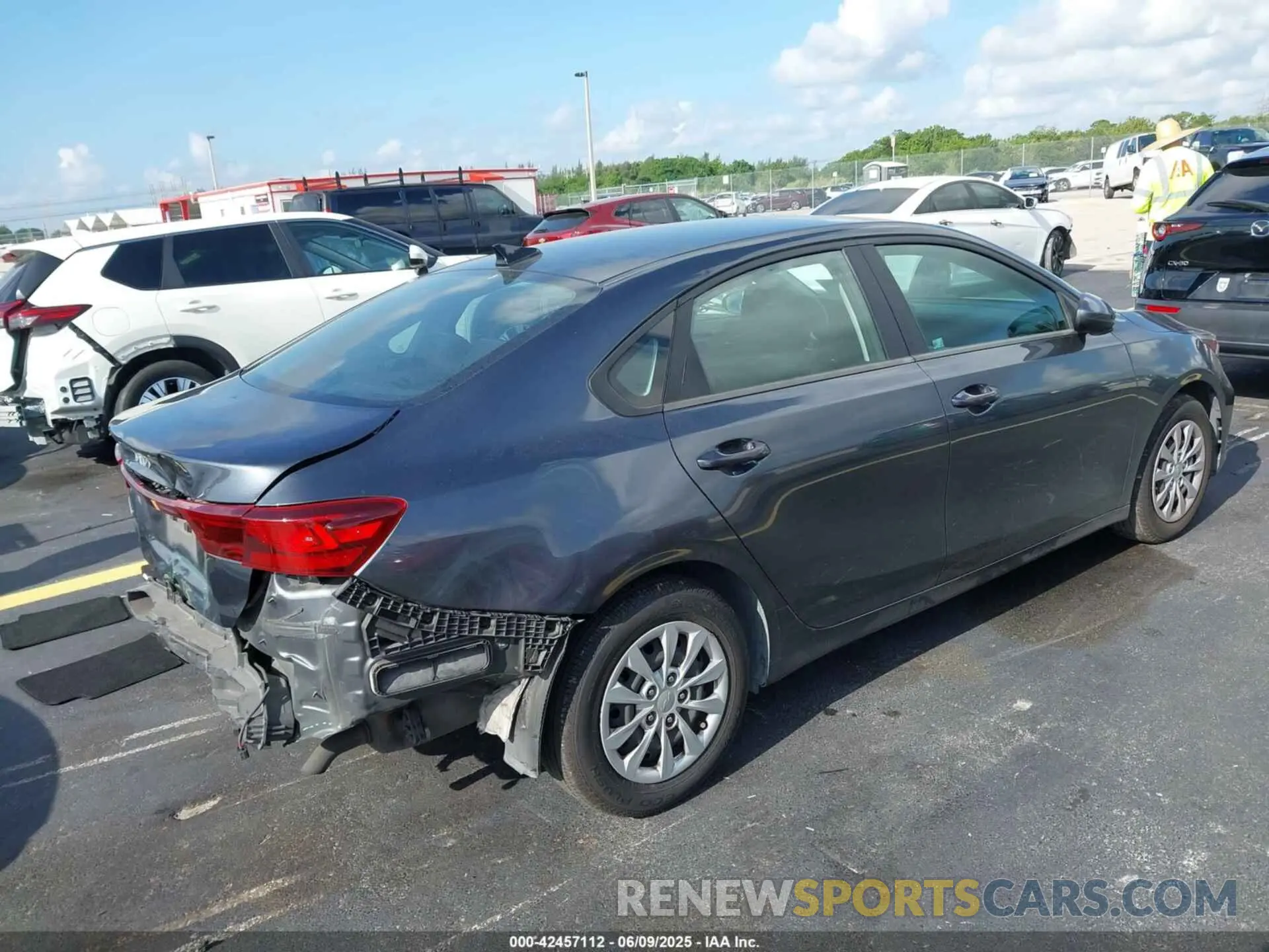4 Photograph of a damaged car 3KPF24AD4NE451962 KIA FORTE 2022