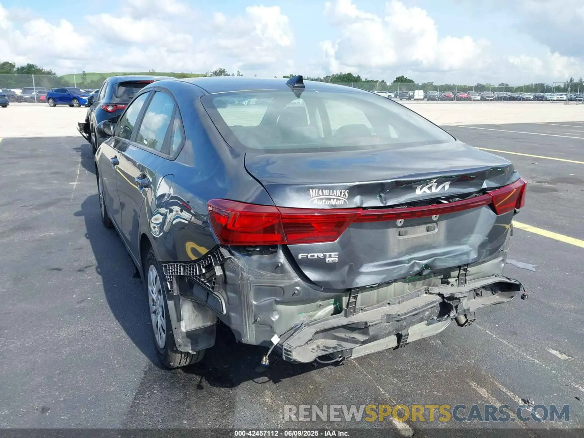 6 Photograph of a damaged car 3KPF24AD4NE451962 KIA FORTE 2022