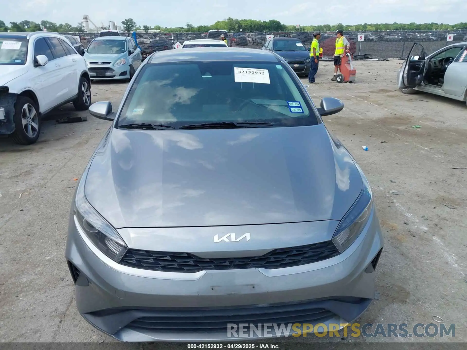 12 Photograph of a damaged car 3KPF24AD4NE452674 KIA FORTE 2022