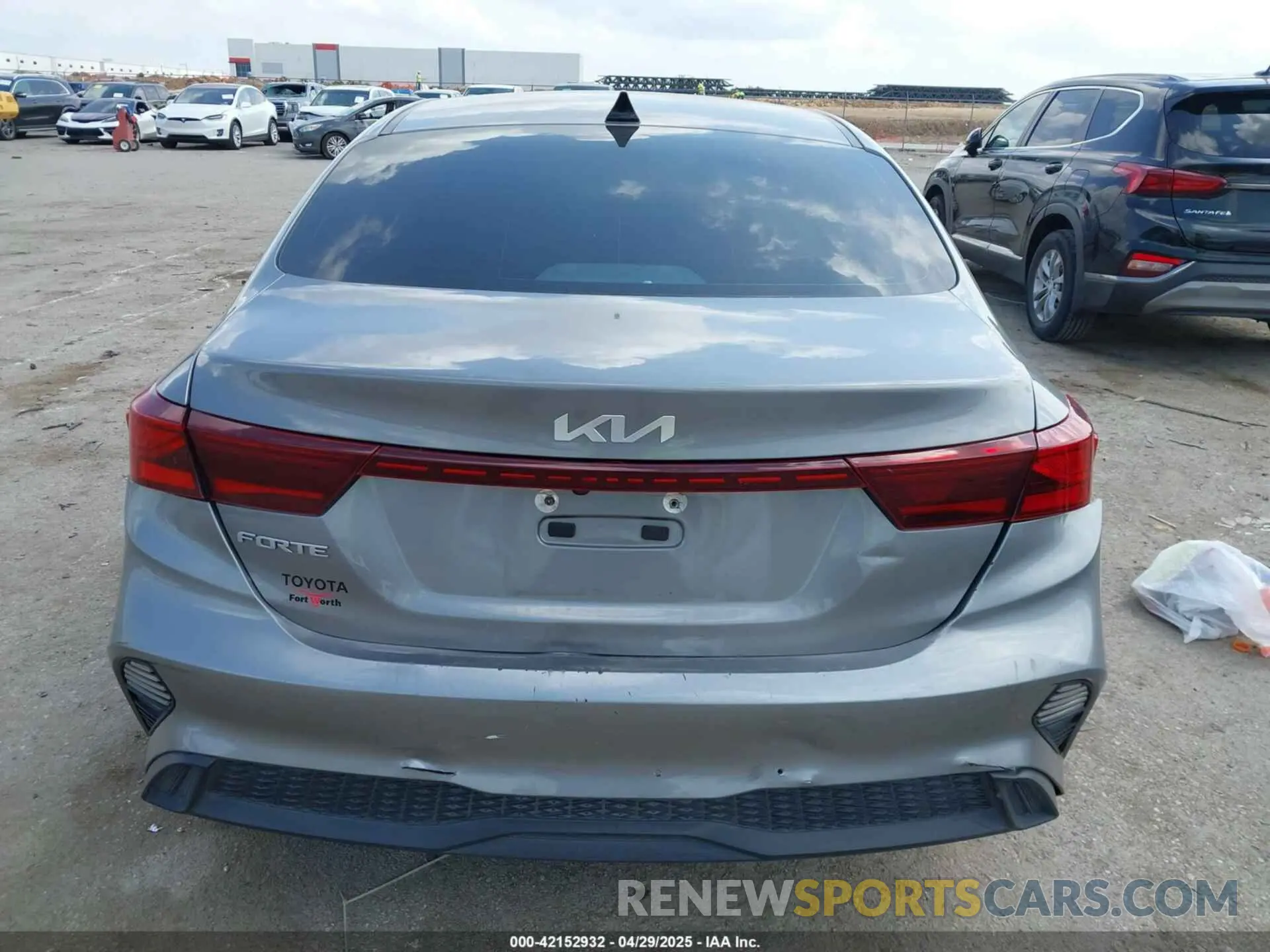 16 Photograph of a damaged car 3KPF24AD4NE452674 KIA FORTE 2022
