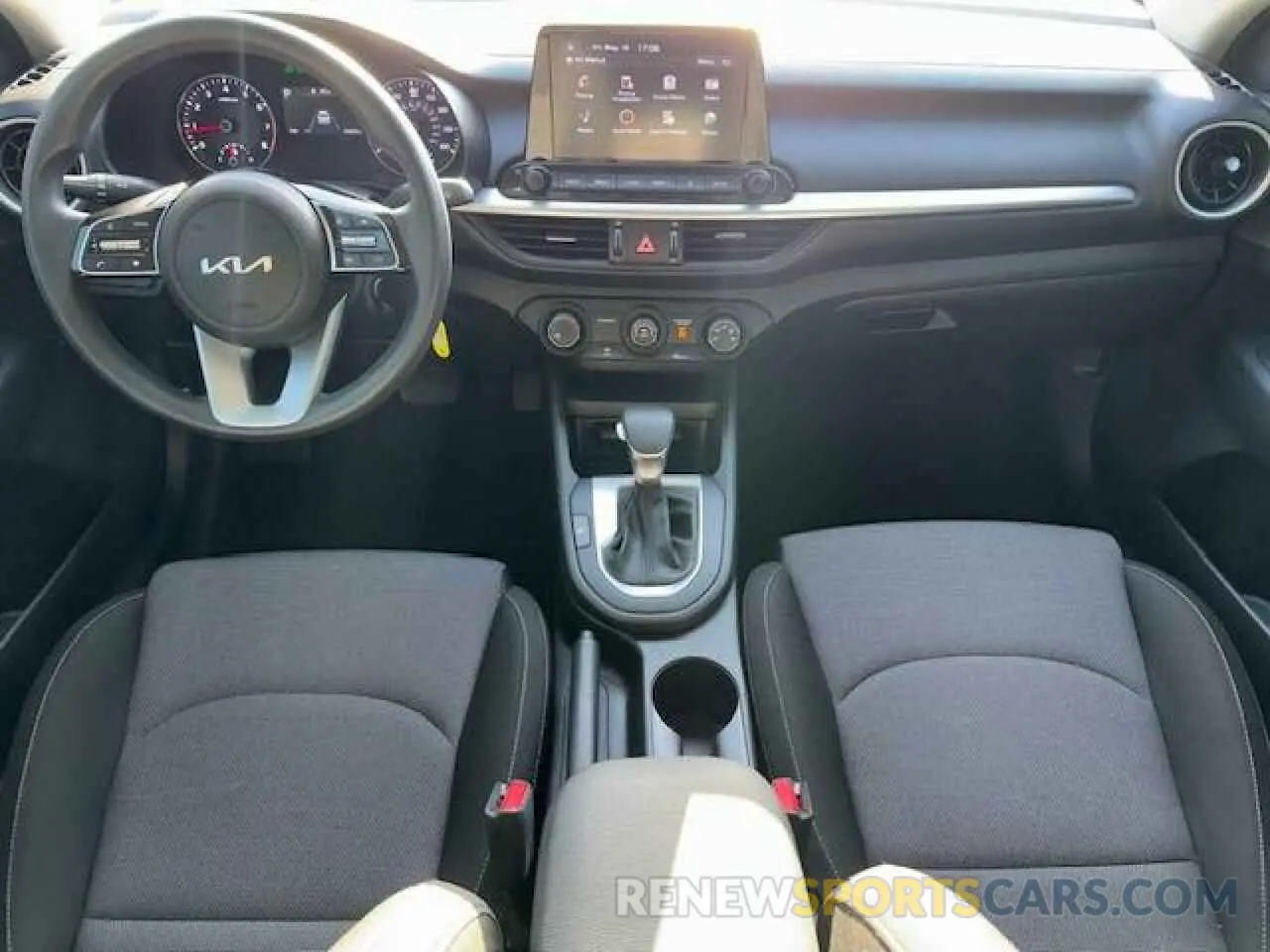 8 Фотография поврежденного автомобиля 3KPF24AD4NE464503 KIA FORTE 2022