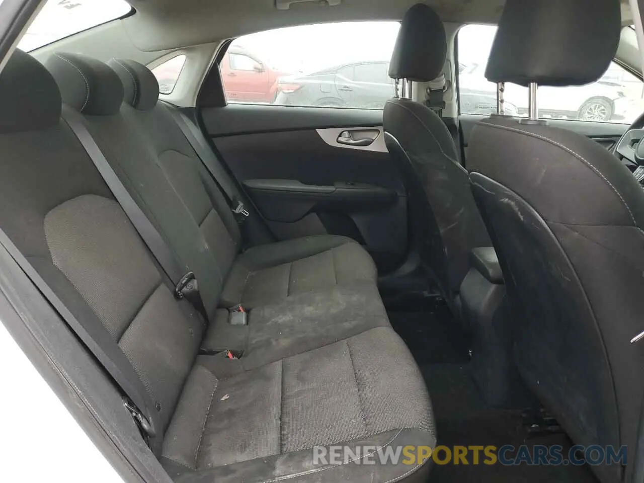10 Фотография поврежденного автомобиля 3KPF24AD4NE499199 KIA FORTE 2022