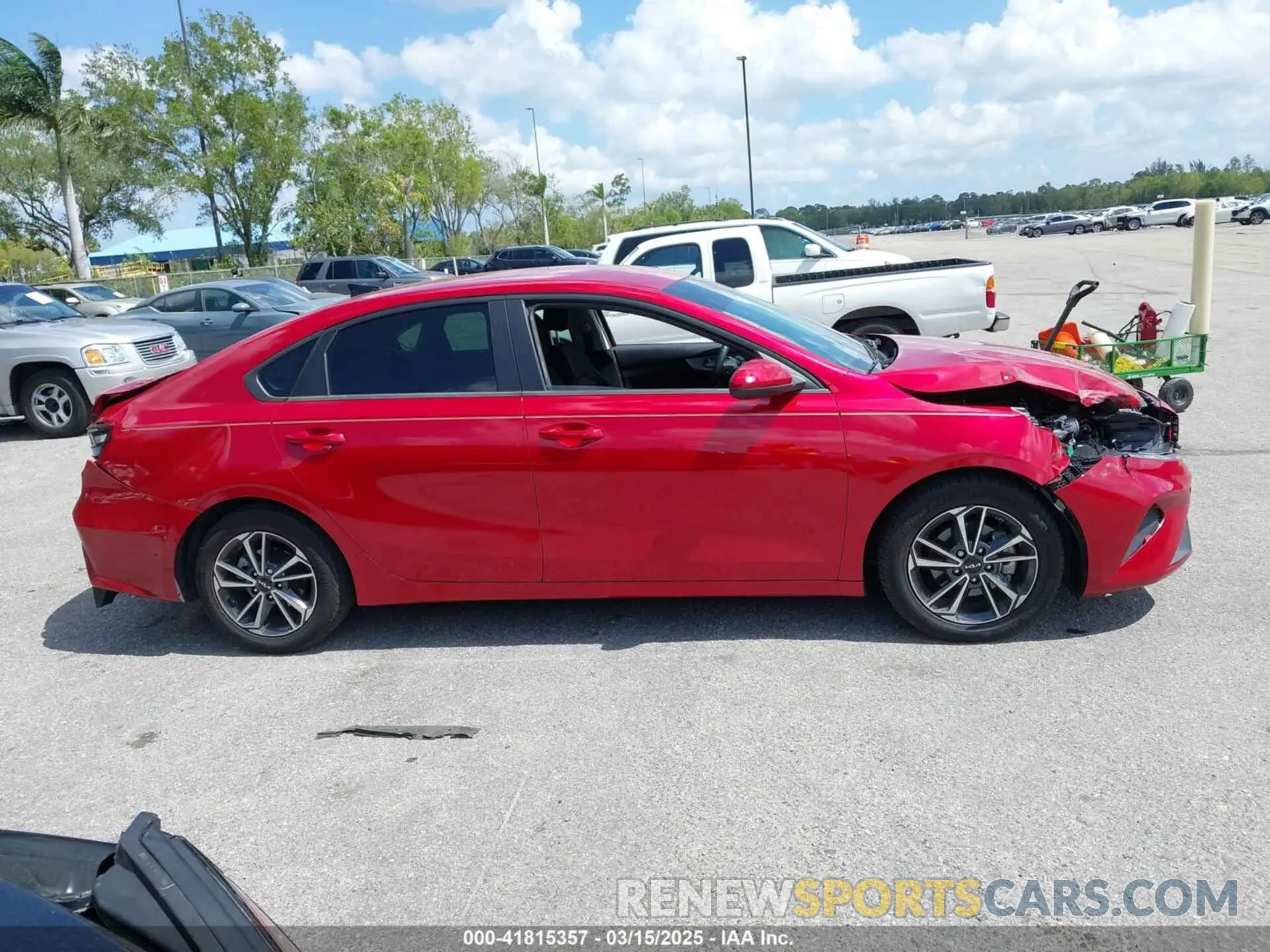 14 Photograph of a damaged car 3KPF24AD5NE425273 KIA FORTE 2022
