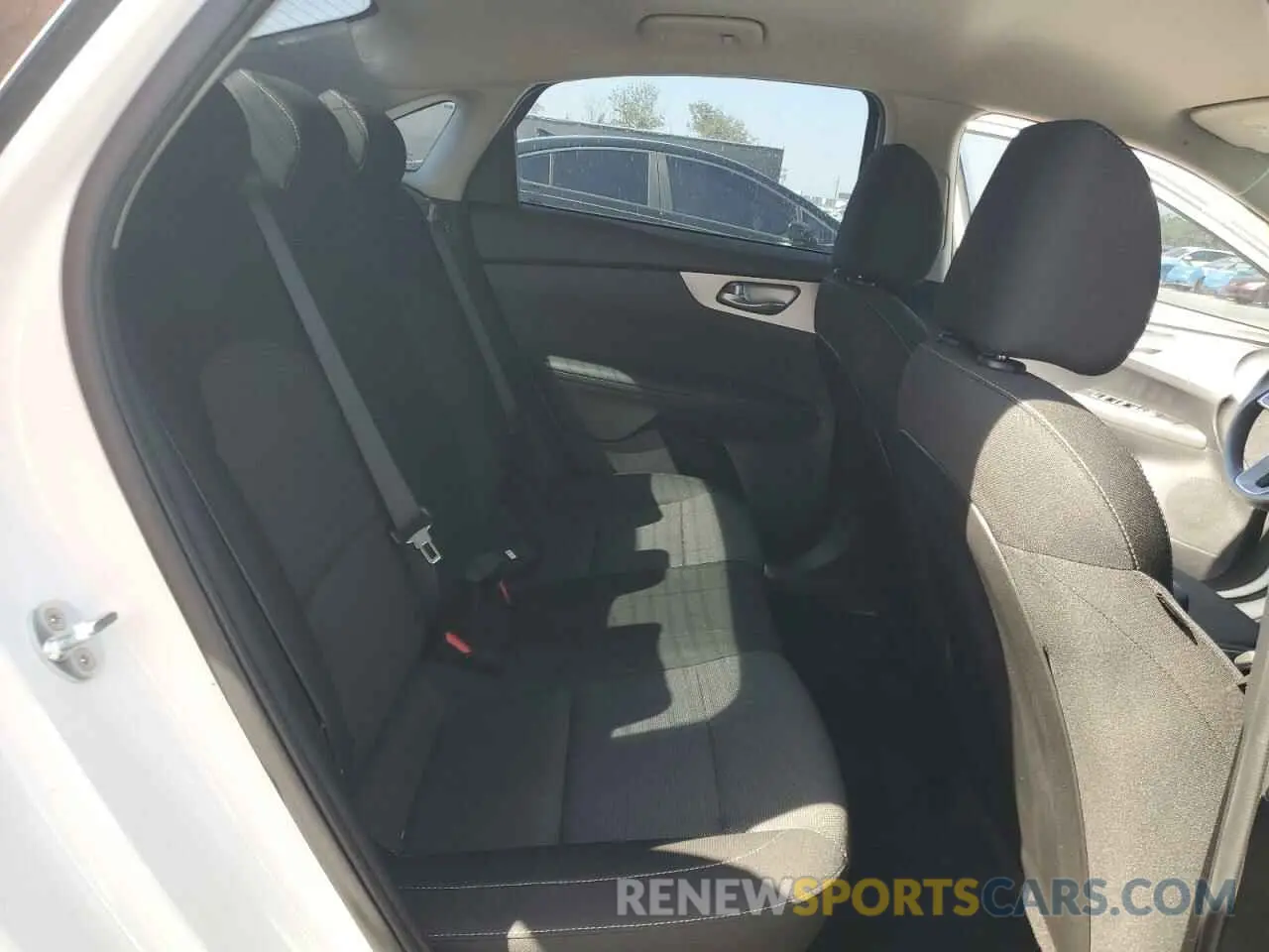 10 Фотография поврежденного автомобиля 3KPF24AD5NE467572 KIA FORTE 2022