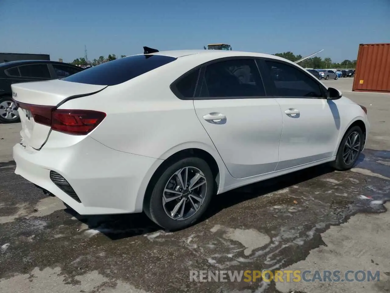 3 Фотография поврежденного автомобиля 3KPF24AD5NE467572 KIA FORTE 2022