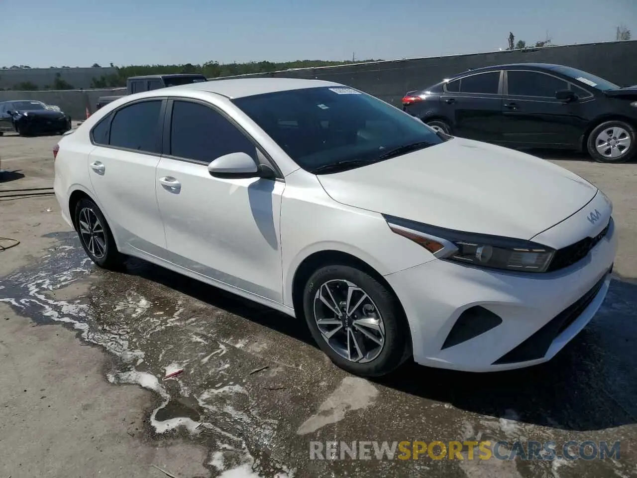 4 Фотография поврежденного автомобиля 3KPF24AD5NE467572 KIA FORTE 2022