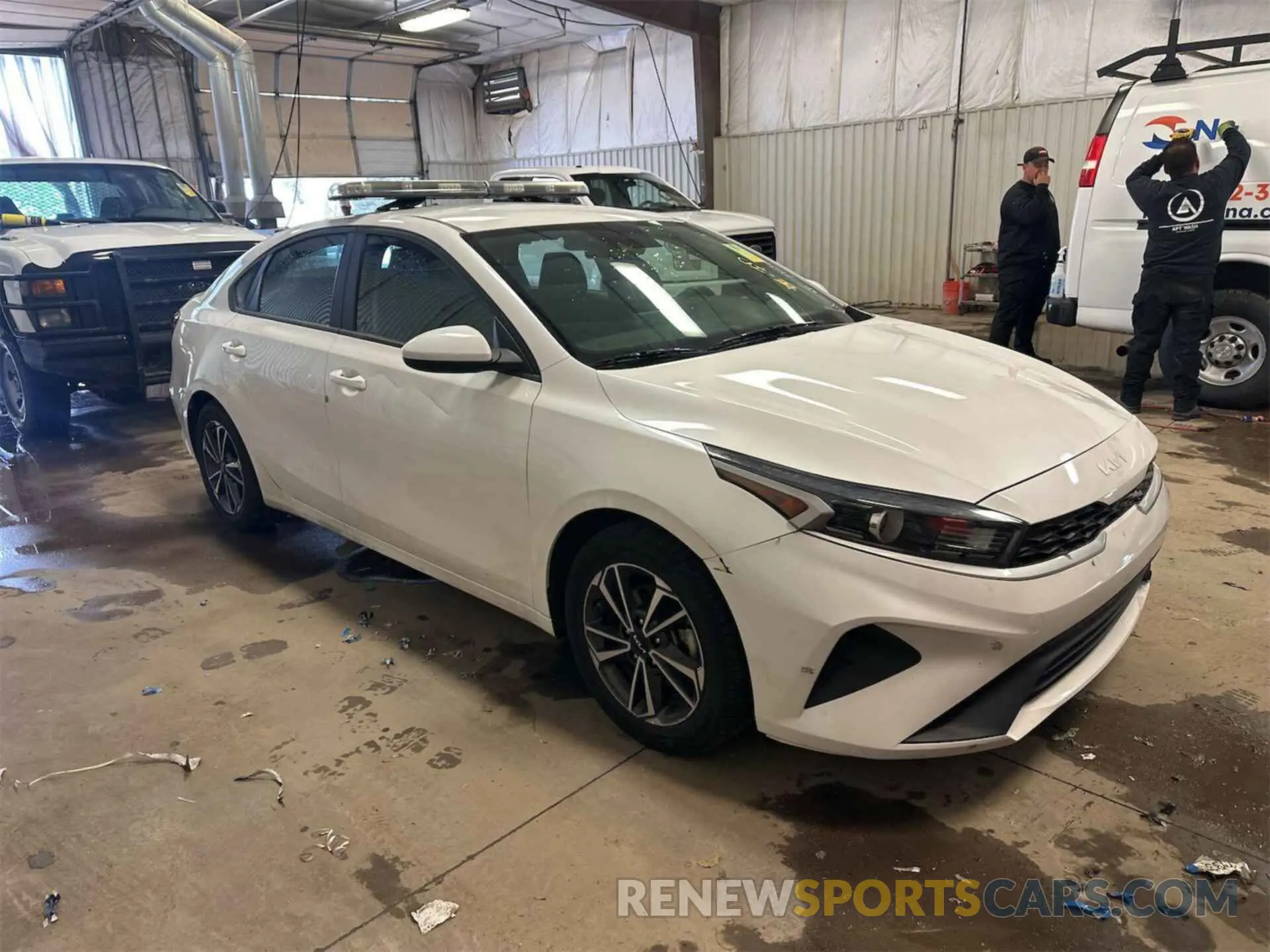 8 Фотография поврежденного автомобиля 3KPF24AD5NE490835 KIA FORTE 2022