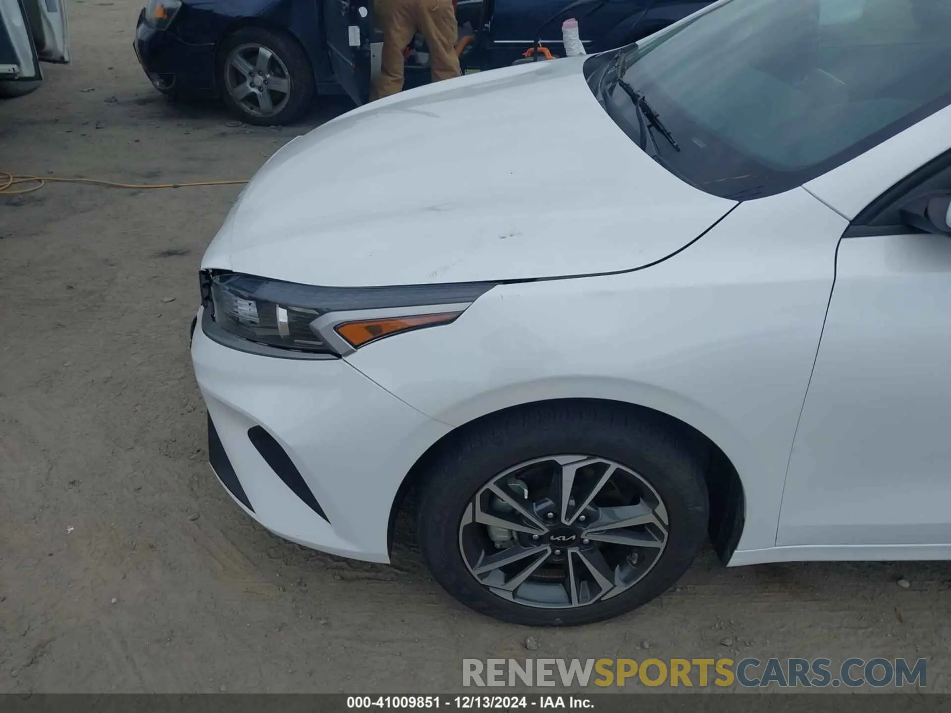 17 Photograph of a damaged car 3KPF24AD6NE425606 KIA FORTE 2022