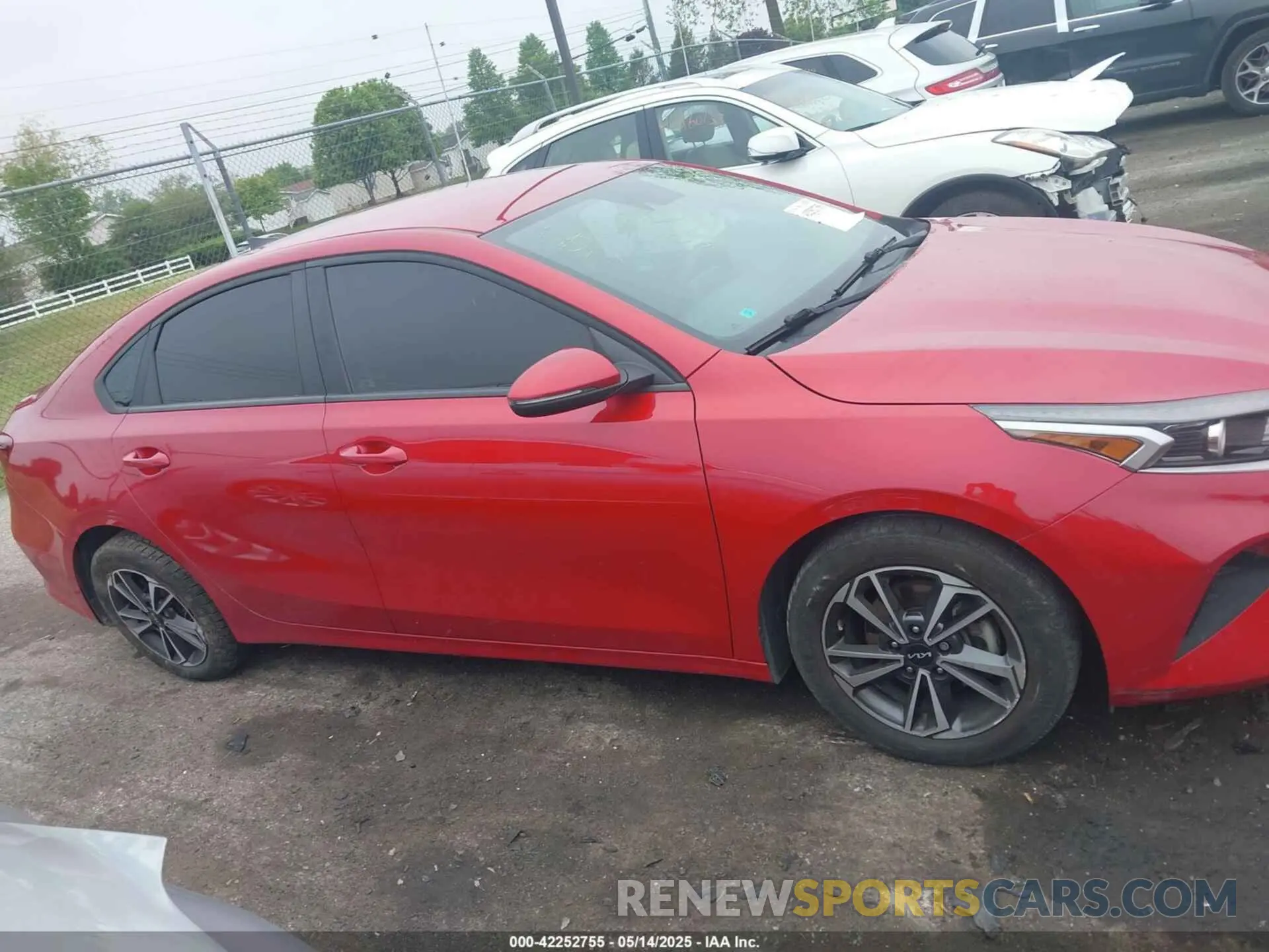 13 Photograph of a damaged car 3KPF24AD6NE428294 KIA FORTE 2022
