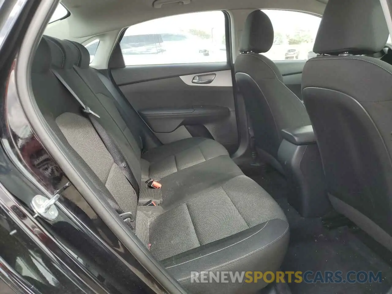 10 Фотография поврежденного автомобиля 3KPF24AD6NE450408 KIA FORTE 2022