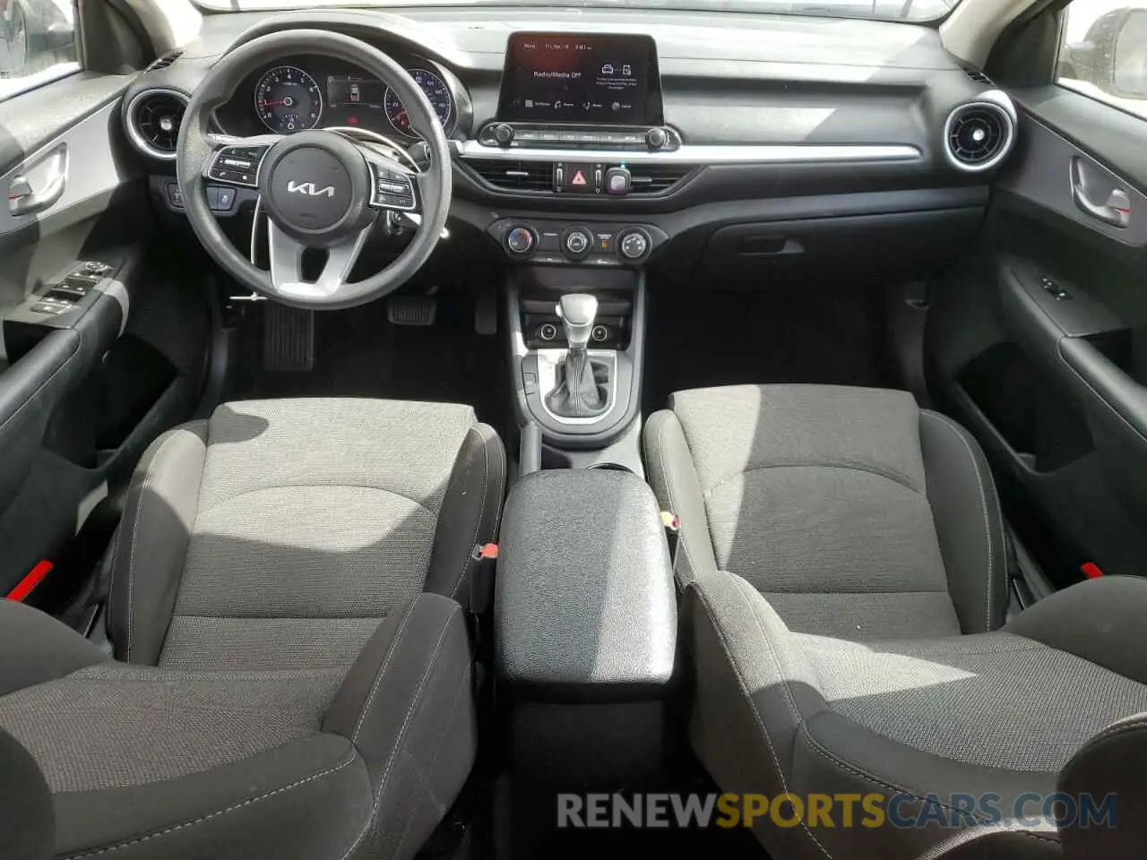 8 Фотография поврежденного автомобиля 3KPF24AD6NE450408 KIA FORTE 2022