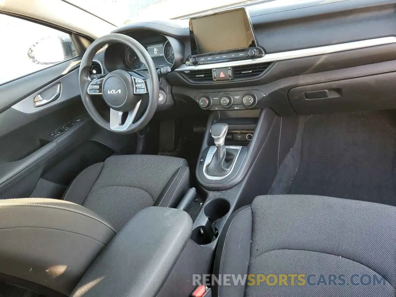8 Фотография поврежденного автомобиля 3KPF24AD6NE463630 KIA FORTE 2022