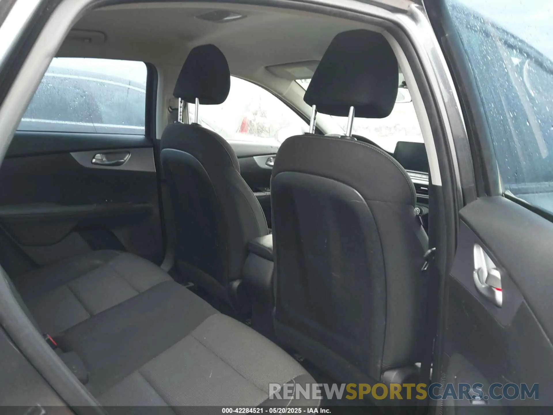8 Фотография поврежденного автомобиля 3KPF24AD6NE465782 KIA FORTE 2022